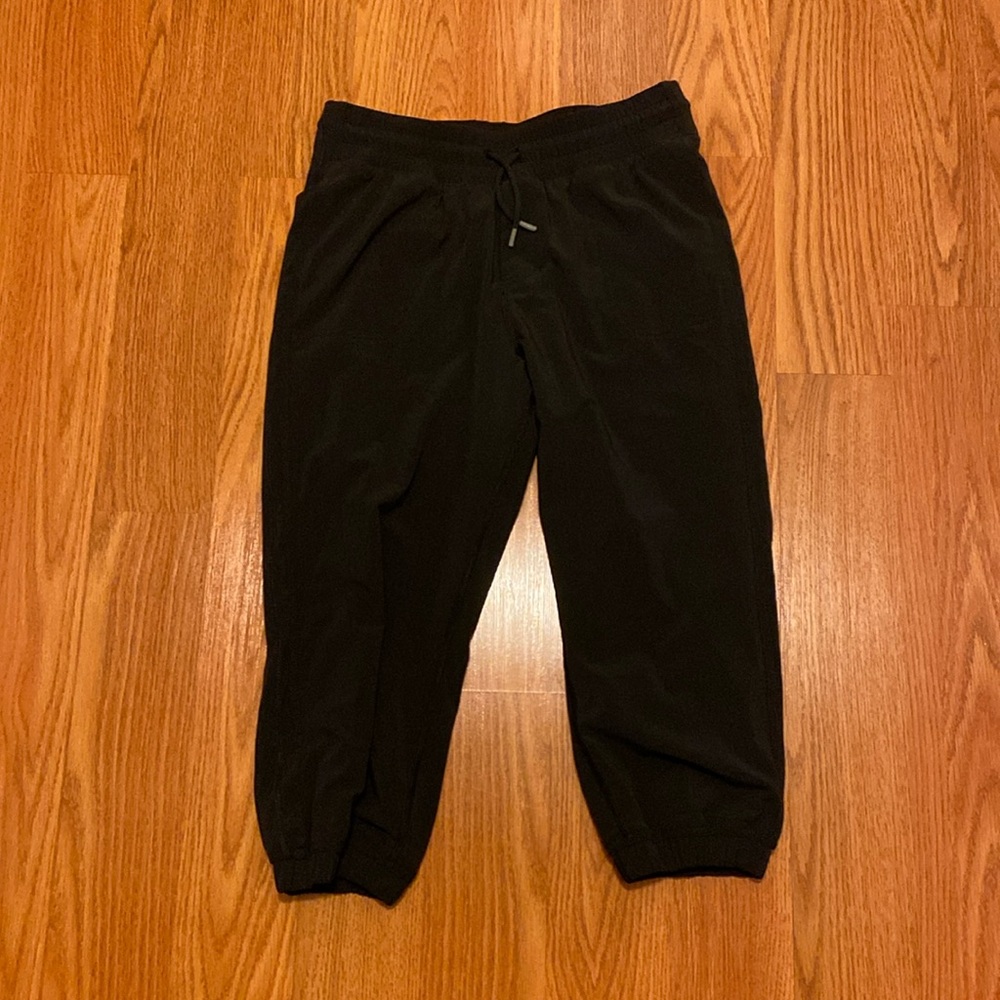 Ivivva Drawstring Crop Joggers Sz 14 in EUC!